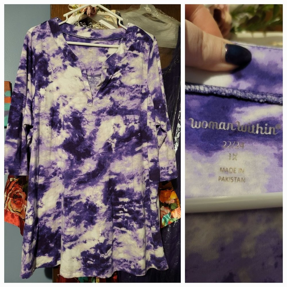 Like New Purple and White 3/4 Length Sleeve Top